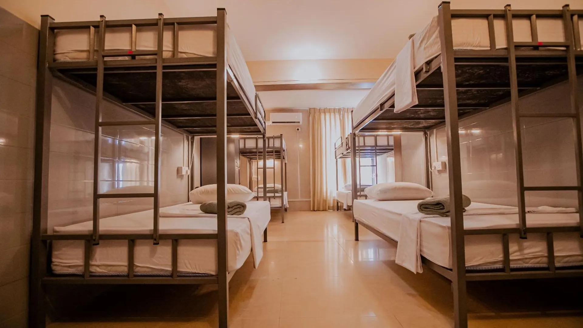 Drop Inn Hostels Colombo Sri Lanka